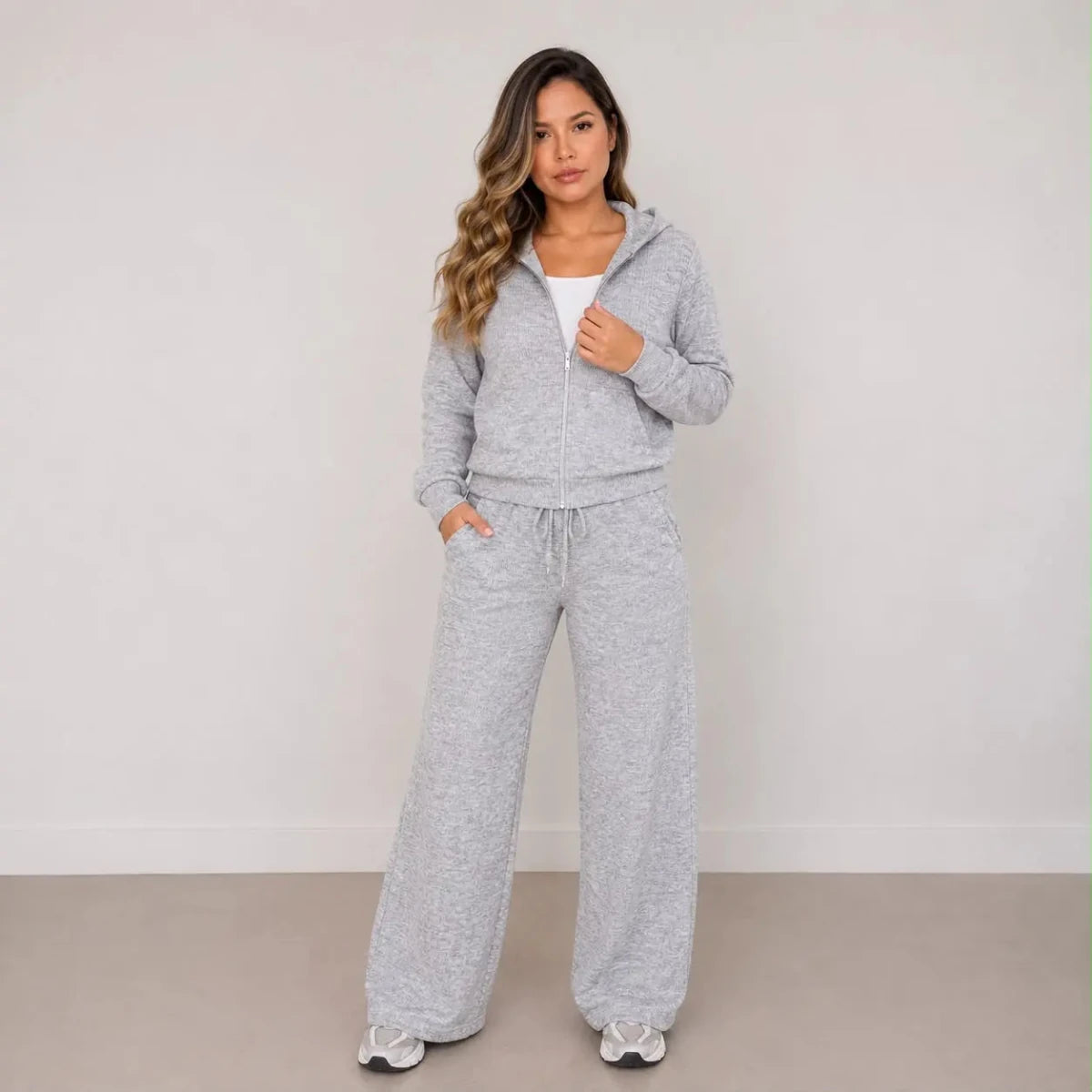 (Kit com 3) Conjunto Feminino em Malha Ribana com Capuz [LIQUIDAÇÃO DE INVERNO] - Tricote Modas