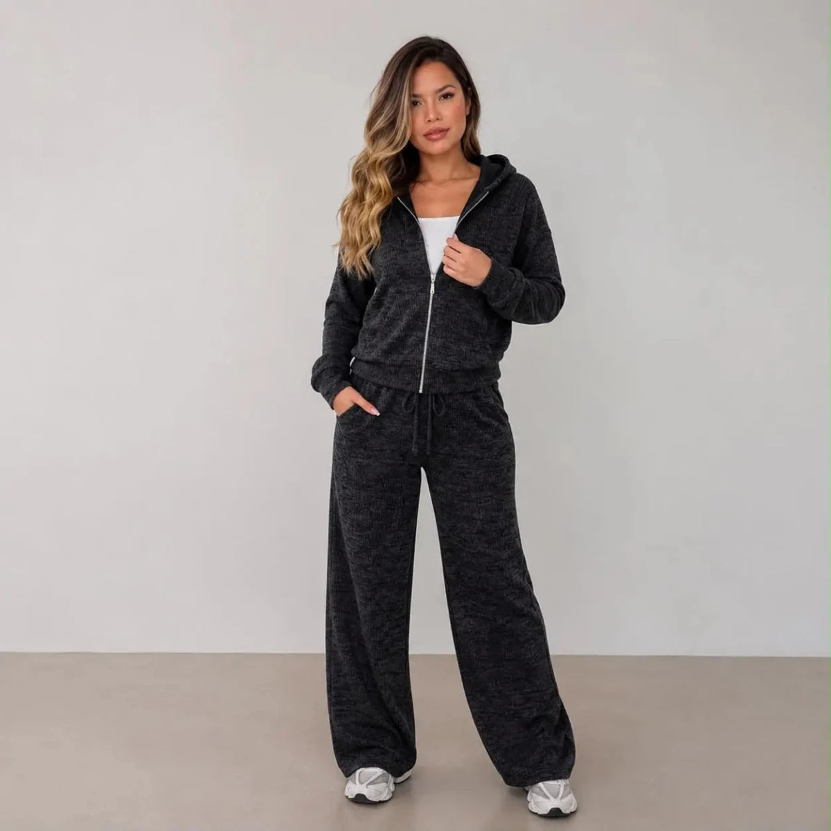 (Kit com 3) Conjunto Feminino em Malha Ribana com Capuz [LIQUIDAÇÃO DE INVERNO] - Tricote Modas